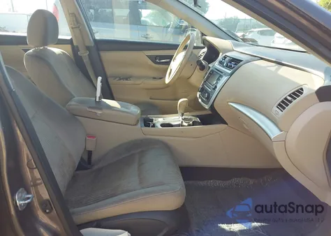 2016 Nissan Altima 2.5 Sv z USA, uszkodzony, nr VIN 1N4AL3AP4GC276124